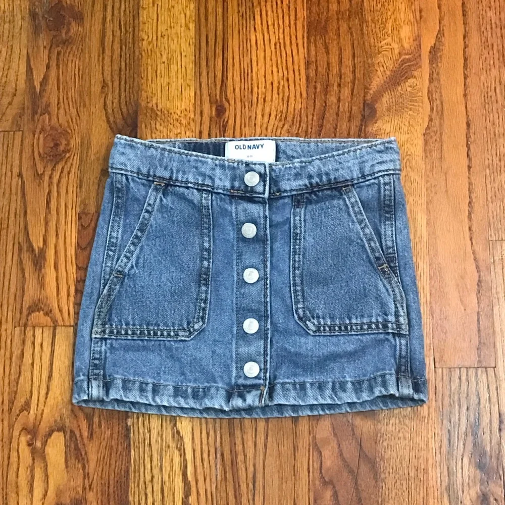 Old Navy Blue Jean Denim Skirt Girls 4 / 5 XS Extra Small Snap Close Pockets